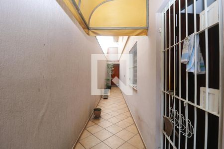 Casa à venda com 140m², 3 quartos e 2 vagasCorredor