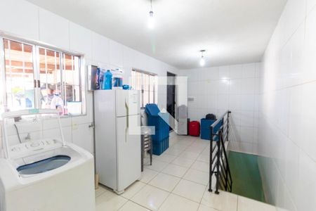 Casa à venda com 250m², 3 quartos e 2 vagas Casa à venda com 250m², 3 quartos e 2 vagasÁrea de serviço