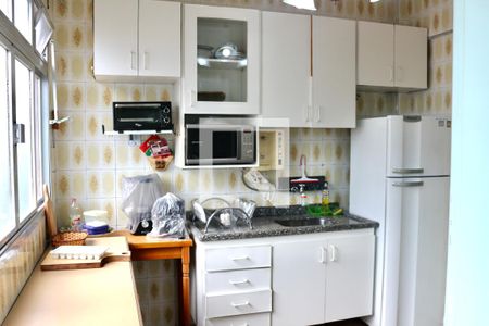 Apartamento para alugar com 90m², 2 quartos e 2 vagas Apartamento para alugar com 90m², 2 quartos e 2 vagasCozinha