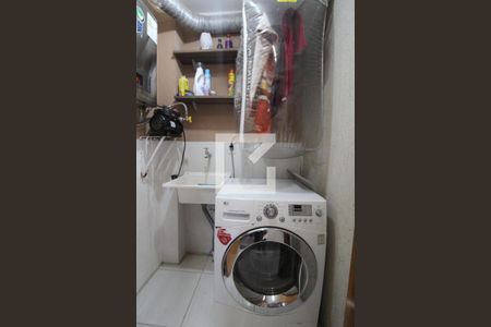 Casa de condomínio à venda com 109m², 3 quartos e 3 vagasLavanderia