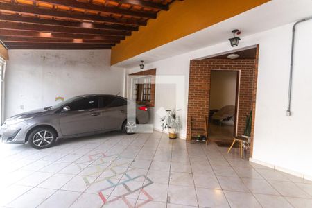 Casa à venda com 200m², 3 quartos e 3 vagas Casa à venda com 200m², 3 quartos e 3 vagasGaragem