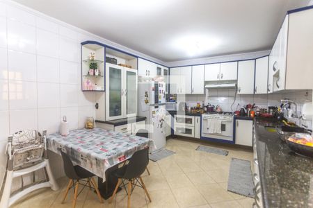 Casa à venda com 200m², 3 quartos e 3 vagas Casa à venda com 200m², 3 quartos e 3 vagasCozinha