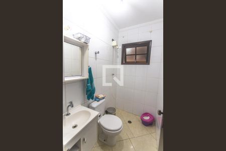 Casa à venda com 200m², 3 quartos e 3 vagas Casa à venda com 200m², 3 quartos e 3 vagasBanheiro social