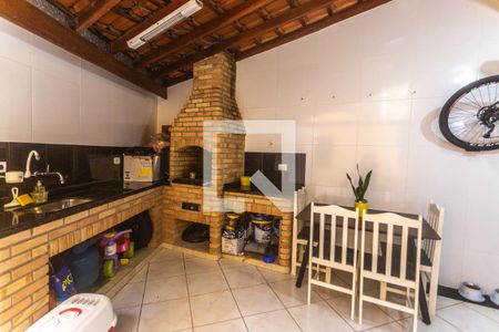 Casa à venda com 200m², 3 quartos e 3 vagas Casa à venda com 200m², 3 quartos e 3 vagasQuintal