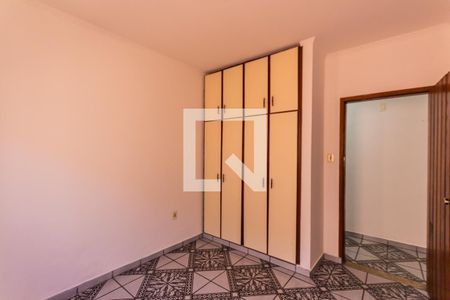 Casa à venda com 283m², 5 quartos e 2 vagas Casa à venda com 283m², 5 quartos e 2 vagasQuarto 2