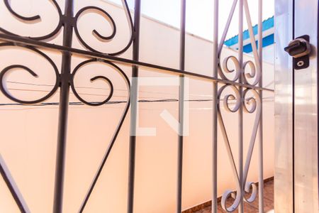 Casa à venda com 283m², 5 quartos e 2 vagas Casa à venda com 283m², 5 quartos e 2 vagasVista do Quarto 2