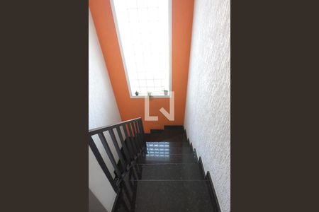 Casa à venda com 211m², 3 quartos e 5 vagasEscada