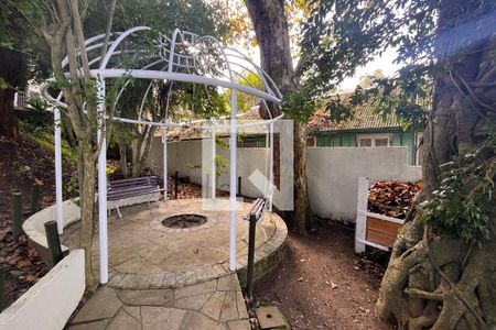 Casa de condomínio para alugar com 245m², 3 quartos e 2 vagasLareira Externa