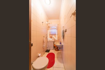 Casa à venda com 201m², 3 quartos e 2 vagasBanheiro do Quarto 1