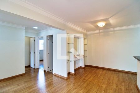 Sala de apartamento para alugar com 2 quartos, 70m² em Vila Suzana, São Paulo