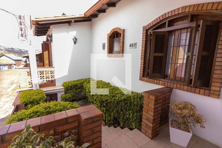 Casa à venda com 200m², 3 quartos e 2 vagas Casa à venda com 200m², 3 quartos e 2 vagasJardim