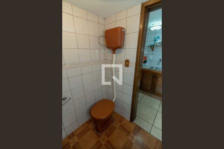 Casa à venda com 200m², 3 quartos e 2 vagas Casa à venda com 200m², 3 quartos e 2 vagasBanheiro de Serviço