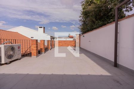 Casa à venda com 200m², 3 quartos e 2 vagas Casa à venda com 200m², 3 quartos e 2 vagasTerraço