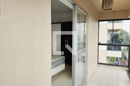 Apartamento à venda com 74m², 2 quartos e 1 vagaSacada do Quarto 2
