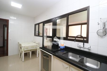 Apartamento para alugar com 144m², 3 quartos e 3 vagasCozinha - Armários