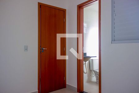 Suíte 1 de apartamento para alugar com 2 quartos, 51m² em Osvaldo Rezende, Uberlândia