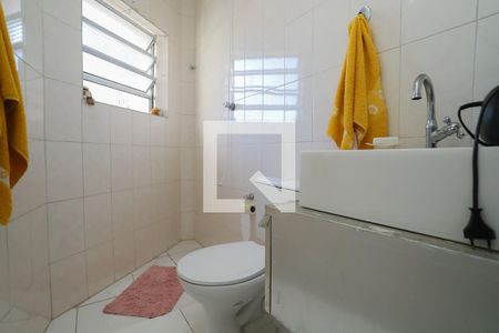Casa à venda com 100m², 2 quartos e sem vagaBanheiro da Quarto 2