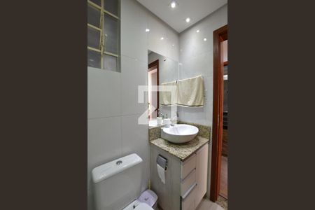 Casa à venda com 250m², 4 quartos e 2 vagasBanheiro 2