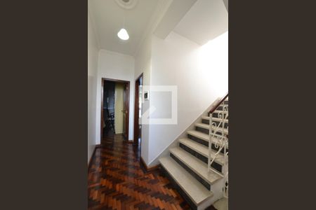 Casa à venda com 250m², 4 quartos e 2 vagasHall