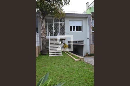 Casa à venda com 250m², 4 quartos e 2 vagasFachada