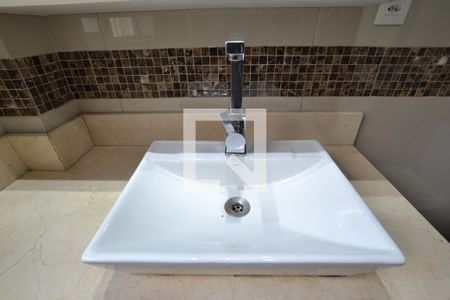 Casa à venda com 250m², 4 quartos e 2 vagasBanheiro 1