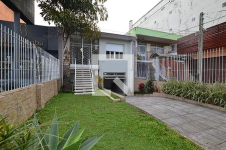 Casa à venda com 250m², 4 quartos e 2 vagasFachada
