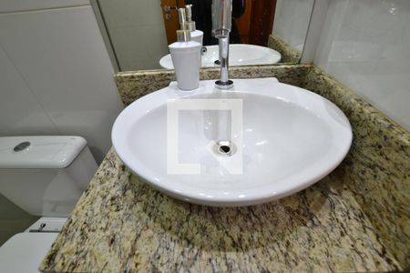 Casa à venda com 250m², 4 quartos e 2 vagasBanheiro 2