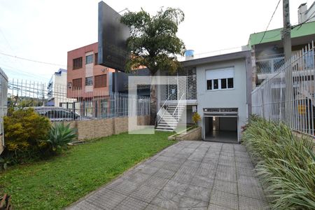 Casa à venda com 250m², 4 quartos e 2 vagasFachada