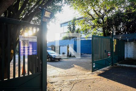 Casa para alugar com 380m², 5 quartos e 3 vagasAcesso do portão pricipal do condomínio