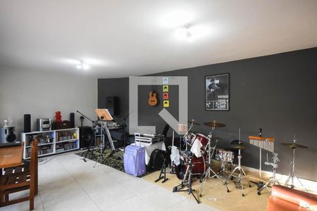 Casa para alugar com 380m², 5 quartos e 3 vagasSalão piso inferior