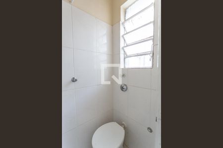 Apartamento à venda com 90m², 3 quartos e sem vaga Apartamento à venda com 90m², 3 quartos e sem vagaBanheiro de Serviço