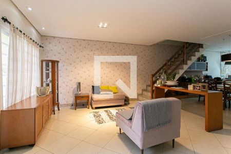Sala 1 de casa à venda com 3 quartos, 200m² em Vila Bertioga, São Paulo