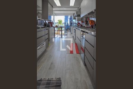 Apartamento à venda com 250m², 4 quartos e 2 vagas Apartamento à venda com 250m², 4 quartos e 2 vagasCozinha