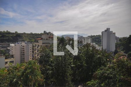 Apartamento à venda com 250m², 4 quartos e 2 vagas Apartamento à venda com 250m², 4 quartos e 2 vagasVista do Terraço