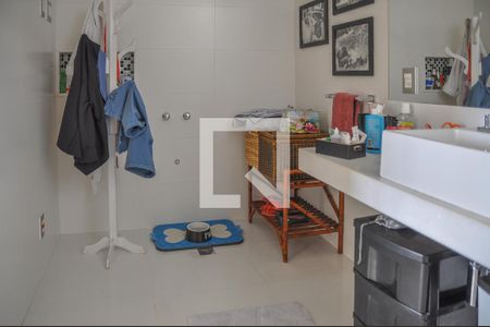 Apartamento à venda com 250m², 4 quartos e 2 vagas Apartamento à venda com 250m², 4 quartos e 2 vagasBanheiro da Suíte 4
