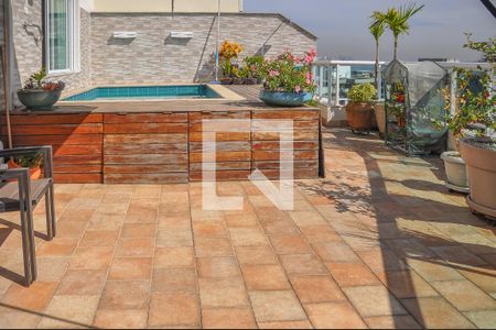 Apartamento à venda com 250m², 4 quartos e 2 vagas Apartamento à venda com 250m², 4 quartos e 2 vagasTerraço