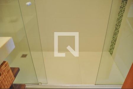 Apartamento à venda com 250m², 4 quartos e 2 vagas Apartamento à venda com 250m², 4 quartos e 2 vagasBanheiro da Suíte 2