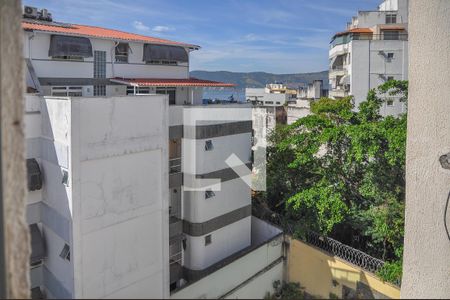 Apartamento à venda com 250m², 4 quartos e 2 vagas Apartamento à venda com 250m², 4 quartos e 2 vagasVista da Área de Serviço
