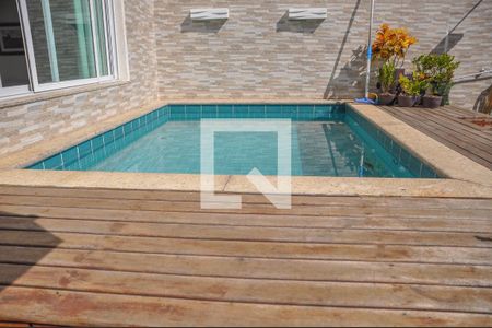 Apartamento à venda com 250m², 4 quartos e 2 vagas Apartamento à venda com 250m², 4 quartos e 2 vagasTerraço