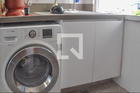 Apartamento à venda com 250m², 4 quartos e 2 vagas Apartamento à venda com 250m², 4 quartos e 2 vagasÁrea de Serviço