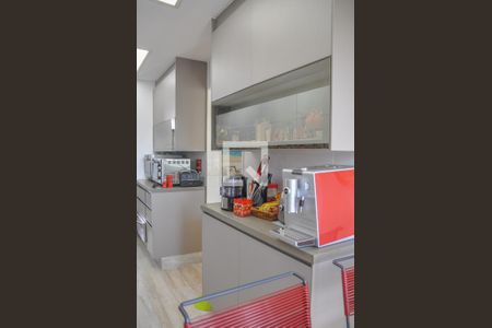 Apartamento à venda com 250m², 4 quartos e 2 vagas Apartamento à venda com 250m², 4 quartos e 2 vagasCozinha