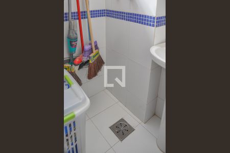Apartamento à venda com 250m², 4 quartos e 2 vagas Apartamento à venda com 250m², 4 quartos e 2 vagasBanheiro de Serviço