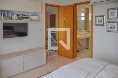 Apartamento à venda com 250m², 4 quartos e 2 vagas Apartamento à venda com 250m², 4 quartos e 2 vagasSuíte 3