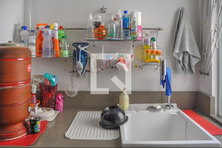 Apartamento à venda com 250m², 4 quartos e 2 vagas Apartamento à venda com 250m², 4 quartos e 2 vagasÁrea de Serviço