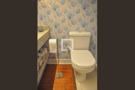 Apartamento à venda com 250m², 4 quartos e 2 vagas Apartamento à venda com 250m², 4 quartos e 2 vagasLavabo