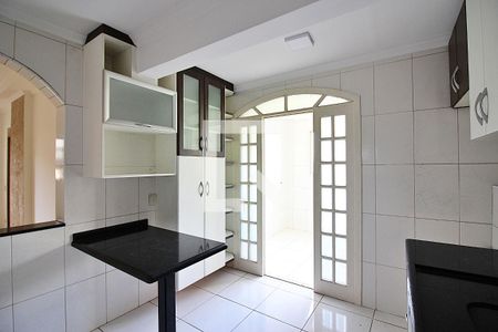 Apartamento para alugar com 70m², 2 quartos e 1 vagaCozinha
