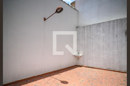 Casa à venda com 220m², 3 quartos e 2 vagas Casa à venda com 220m², 3 quartos e 2 vagasQuintal