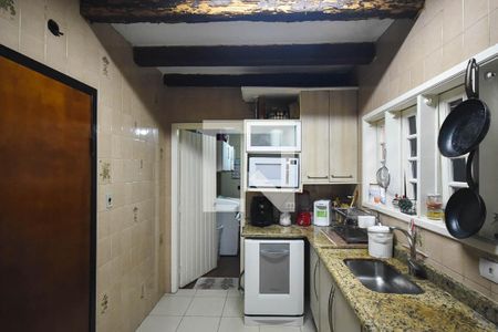 Casa à venda com 600m², 4 quartos e 3 vagas Casa à venda com 600m², 4 quartos e 3 vagasCozinha
