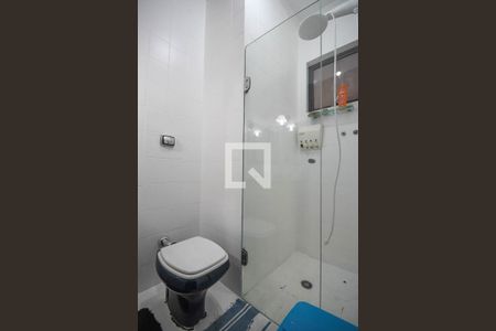 Casa à venda com 600m², 4 quartos e 3 vagas Casa à venda com 600m², 4 quartos e 3 vagasBanheiro suíte 3