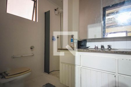 Casa à venda com 600m², 4 quartos e 3 vagas Casa à venda com 600m², 4 quartos e 3 vagasBanheiro suíte 1